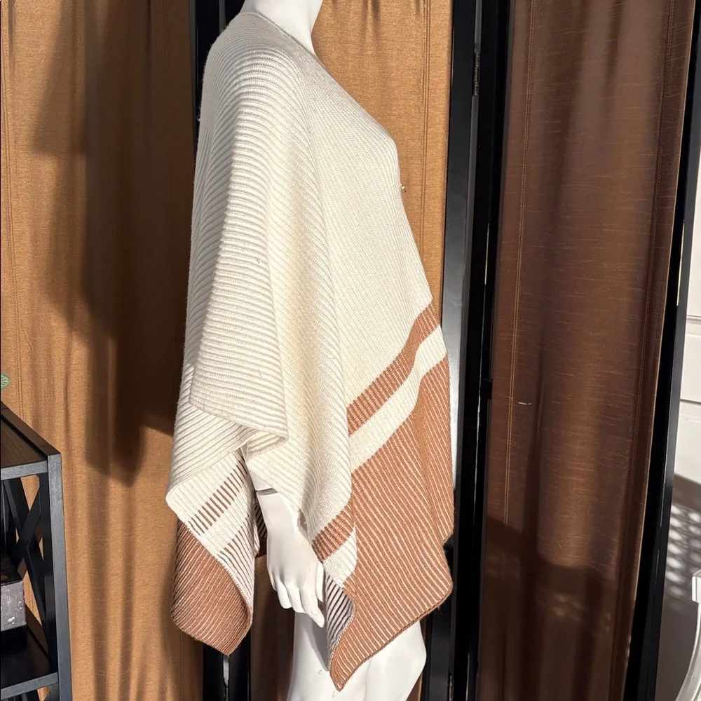 Stylish Cream and Tan Poncho - Picture 3 of 7
